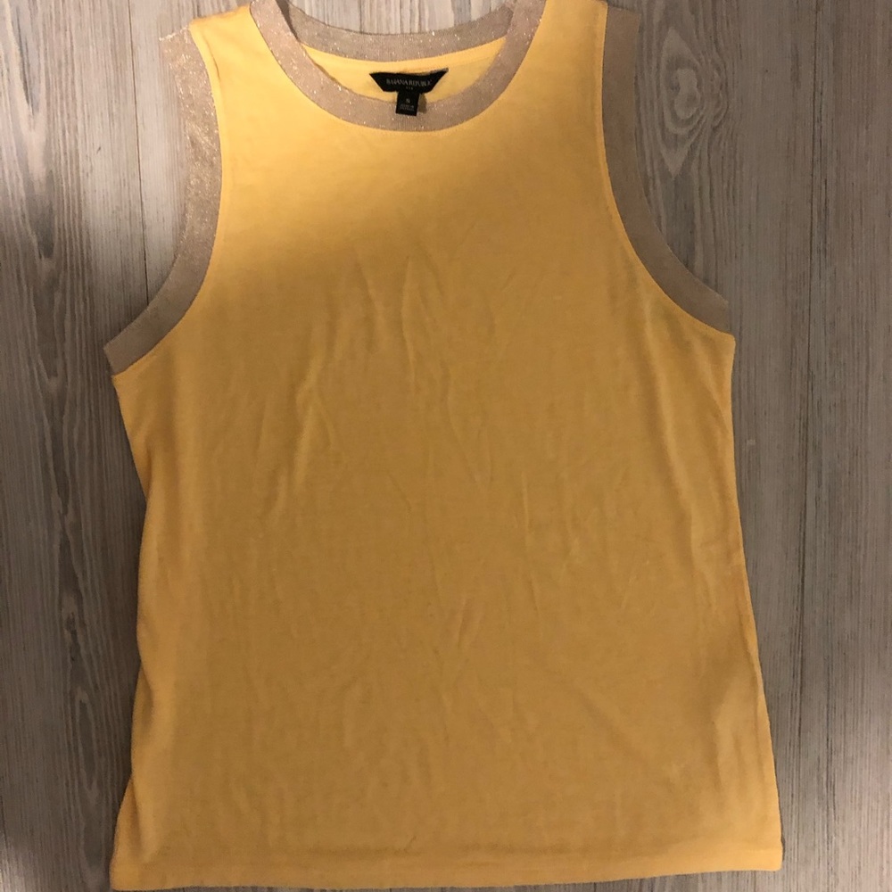 NWOT banana republic top. Size small.
